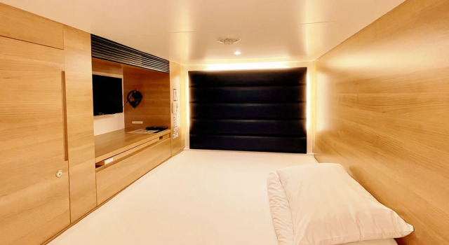 Кровать в общем номере (мужской номер) Hotel & Spa TOPOS Sendai Station - Caters to Men