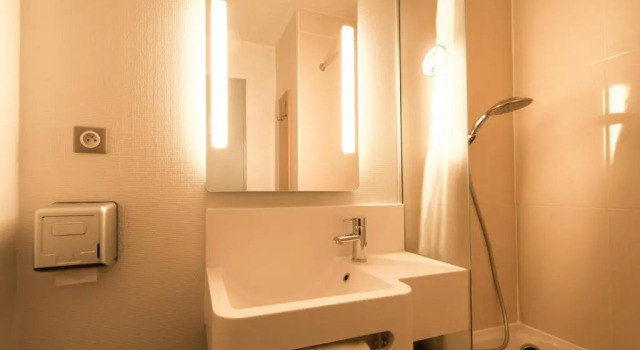 Номер Standard B&B HOTEL Alencon Nord