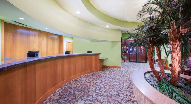 Ramada Tropics Resort & Conf Center by Wyndham Des Moines, Reserva ahora Resort Hoteles resort en Iowa, Resort