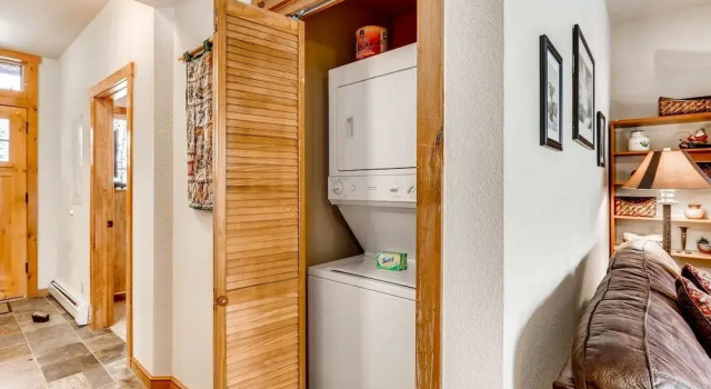 Seasons 1836 - 1 Br Condo