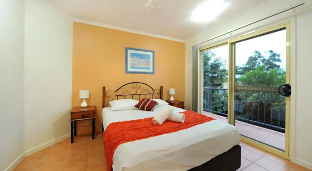 Вилла c 1 комнатой с видом на сад at Beach Court Holiday Villas