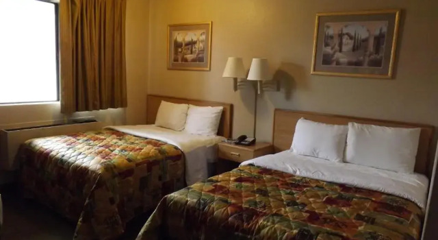 Четырёхместный номер Standard Executive Inn