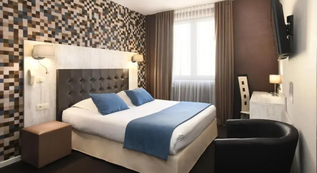 Номер Superior Logis Hôtel du Centre - Halte idéale en cyclotourisme avec garage à vélos clos