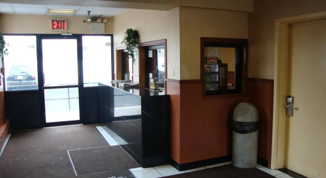 Riviera Motor Inn Brooklyn, Забронировать Отель Отели Нью-Йоркской агломерации с парковкой, Парковка