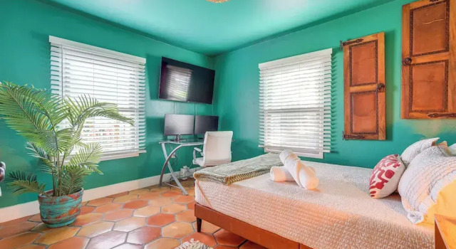 Chandler Home 7 Blocks to Dtwn w Backyard Oasis, Забронировать Отель Чандлер 