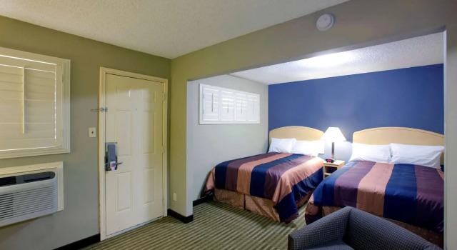 Четырёхместный номер Standard Americas Best Value Inn Midland