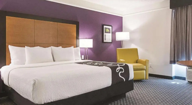 Двухместный номер Deluxe La Quinta Inn & Suites by Wyndham Ontario Airport