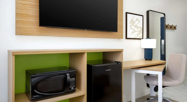 Четырёхместный номер Standard Spark by Hilton Brockville