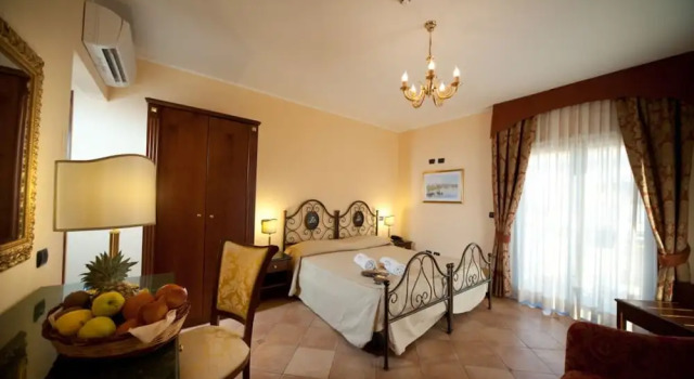 Двухместный номер Standard с балконом и с видом на море Agostiniana Hotel
