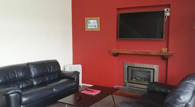 Kuirau Chalet Villa 3-bedroom, Twin Peaks, Забронировать Шале Коттеджи Озера Роторуа, Коттедж