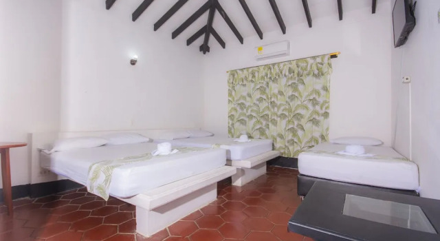 Трёхместный номер Superior Hotel Familia Casa Blanca