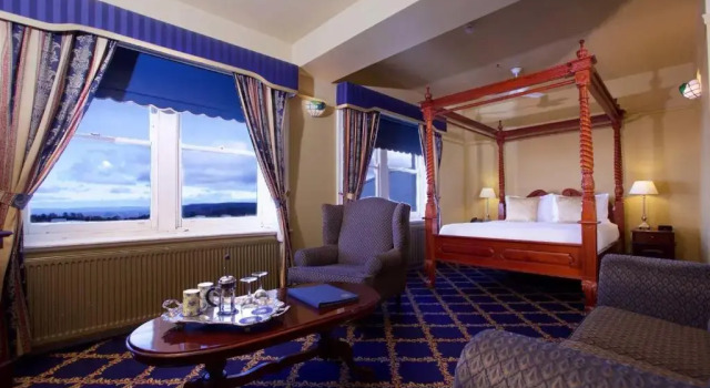 Полулюкс Carrington Hotel
