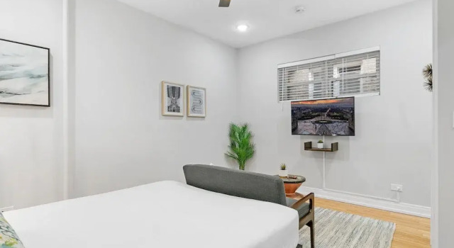 Stylish Studio - Barry S1