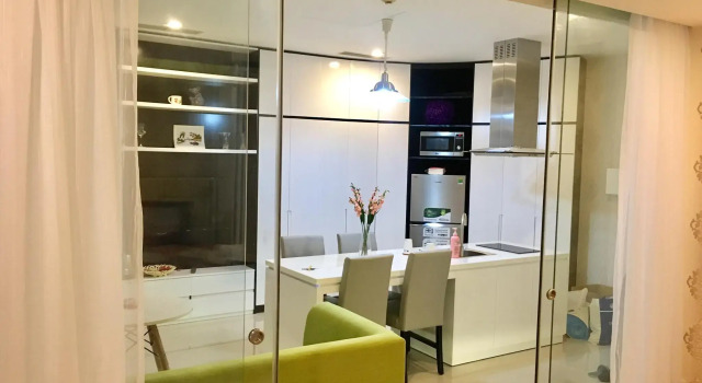 Tracy's ROMANTIC 1BR BEN THANH TOWER DISTRIC1, Забронировать Отель Отели Хошимина с бассейном, рядом с Торговый центр Tax, Бассейн