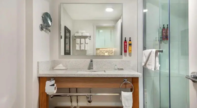 Четырёхместный номер Standard Executive Residency by Best Western Calgary City View North
