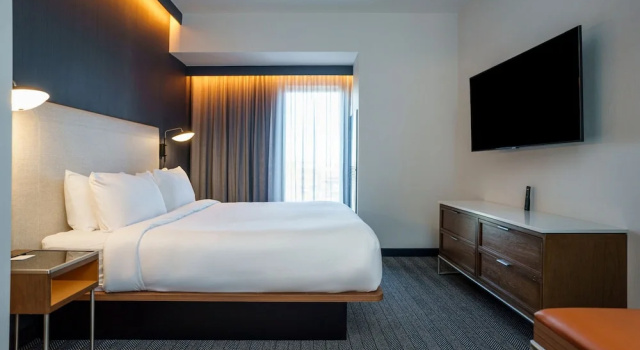Люкс c 1 комнатой Courtyard by Marriott Indianapolis Fishers