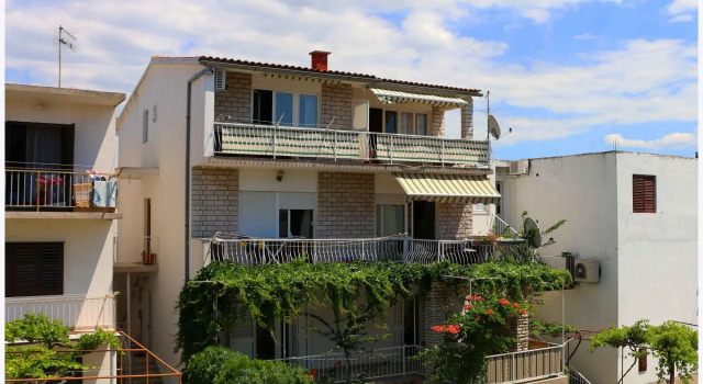 Buffalo - 150m From the Beach & Parking - A1, Забронировать Отель Примоштен Шибеник