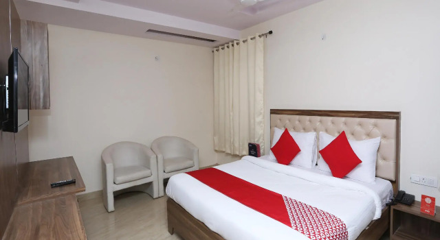 OYO 28302 Hotel Welcome Banquets And Room, Забронировать Отель Фаридабад штат Харьяна