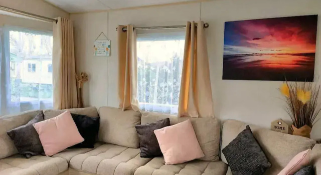 3 Bedroom Caravan - Sleeps 8 - Pets & Free Parking