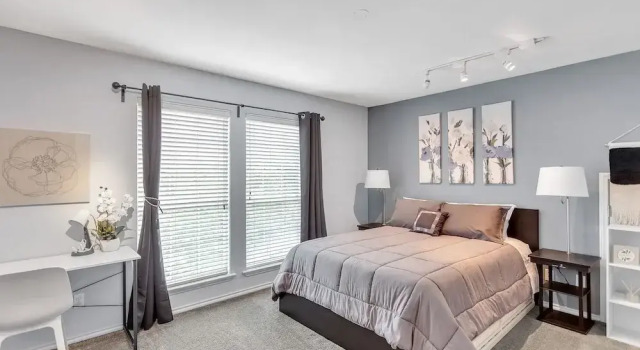 Tranquil Arlington Retreat With Private Pool 6 Bedroom Home, Book Hotel Arlington Dallas - Fort Worth Metropolitan Area