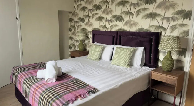 House Sleeps 10-garden-parking-nearbarryisland, Buchen Sie Ferienhaus Barry Vale of Glamorgan
