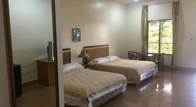 Yim Saan Hotel & Restaurant