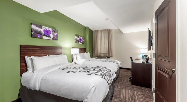 Четырёхместный номер Standard Van Wyck Hotel & Suites Near JFK Airport