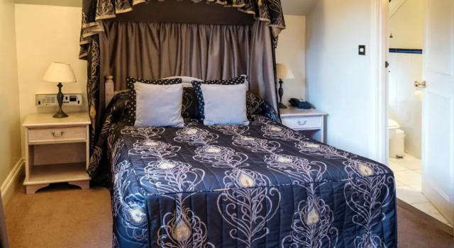 Номер Standard Rising Sun Hotel