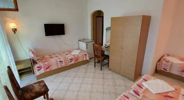 Четырёхместный номер Standard с балконом Guest House Nikolovi
