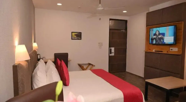 Номер Premium Ayaan Residency