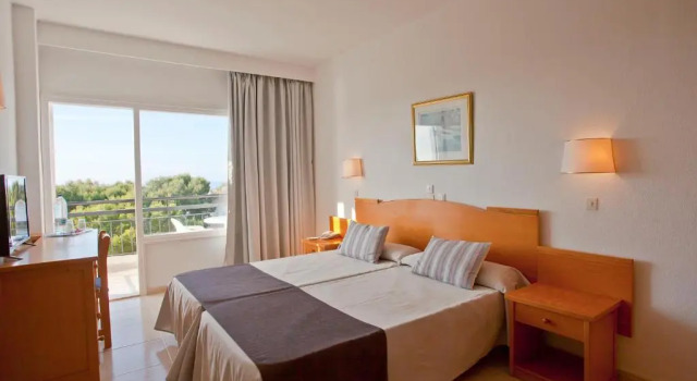 Standard Casal quarto Hotel Cabot Cala Ferrera