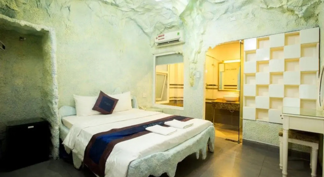 Everest Hotel HCM