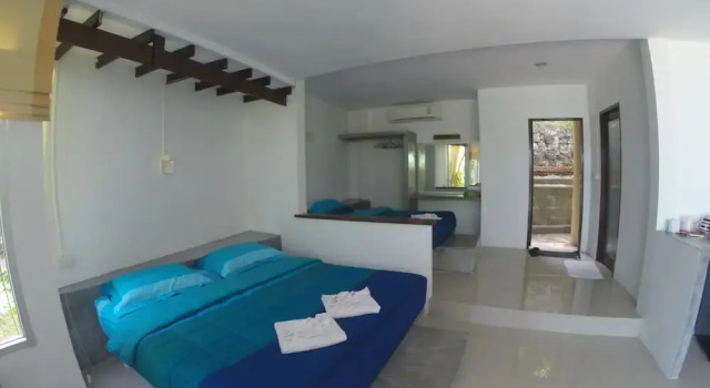 Семейный номер Deluxe с балконом и рядом с пляжем Moon Beach Resort