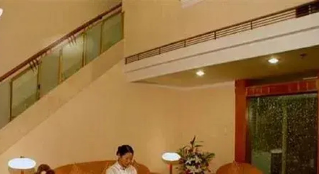 Zhejiang Lantian Baiyun Conference Center Hotel - Jinhua, Prenota Hotel Hotel 4 stelle a Hunan, 4*