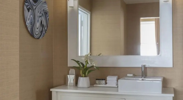 Номер Deluxe Berkeley Oceanfront Hotel