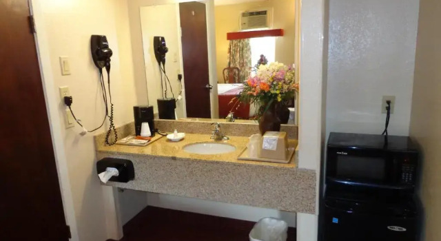 Номер Standard Economy Inn Express Warren