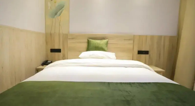 Двухместный номер Standard GreenTree Inn JiangSu HuaiAn West JinHu Road BaSi Plaza Express Hotel