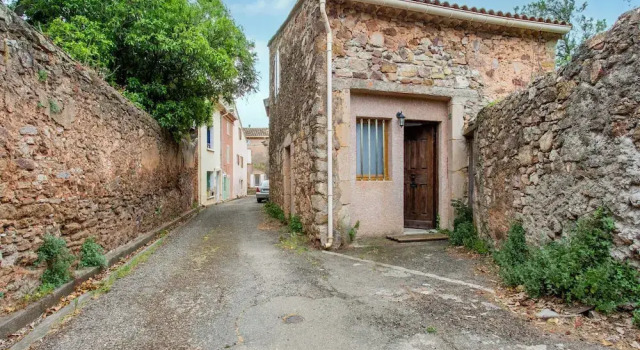 Cozy Holiday Home in Occitanie