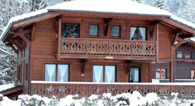 Chalet Maia, Забронировать Шале Виллы Овернь-Рона-Альпы, Вилла