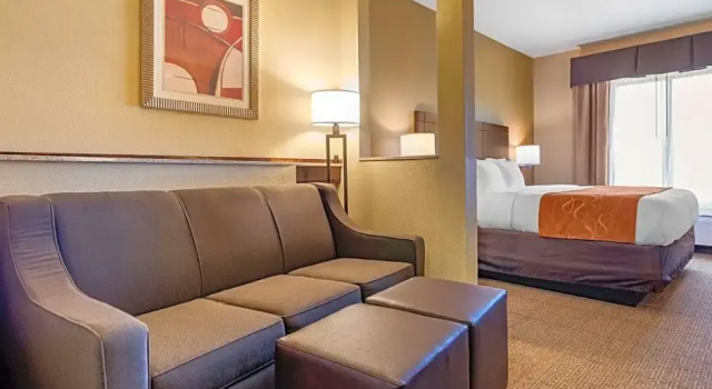 Люкс Superior Comfort Suites Airport South