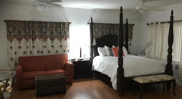 Courtyard Villa Hotel, Забронировать Отель Отели Лодердейл-бай-Си 3 звезды, рядом с Sea Ranch Village Shopping Center, 3*