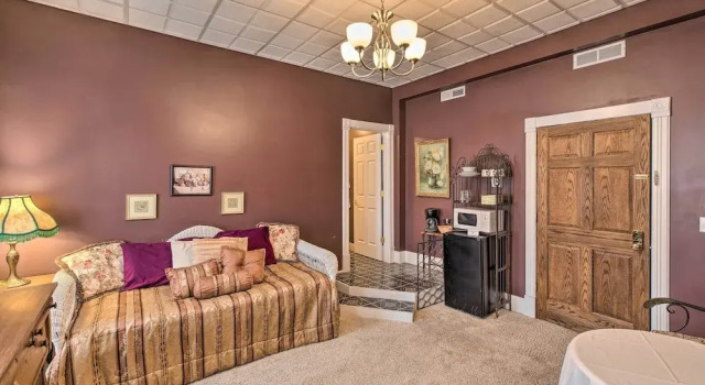 Апартаменты Pet-friendly Apt: 2 Blocks to Riverside Park!