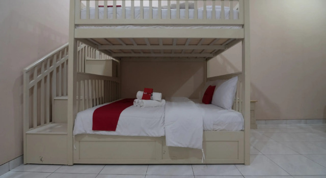 Standard room RedDoorz Premium @ Kahai Beach Lampung