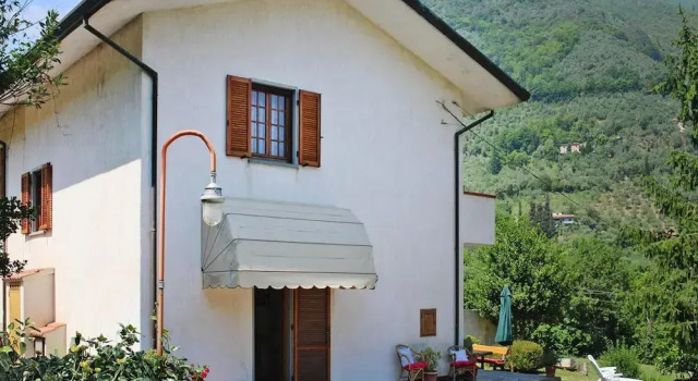 Коттедж Holiday Home in Camaiore with Mountain Views