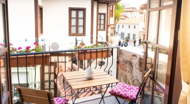 Полулюкс c 1 комнатой с балконом и с красивым видом из окна The Suite Apart Hotel