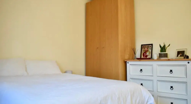 Spacious 2 Bedroom Apartment in Greenwich, Varaa Huoneisto Asunnot kohteessa Merseyside, Huoneisto