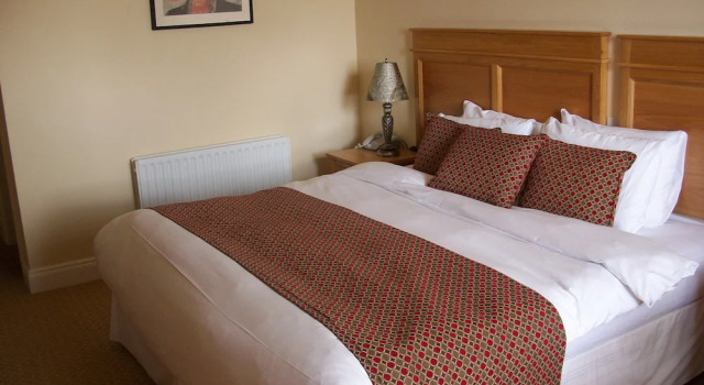 Семейный номер Standard с балконом Fairhill House Hotel