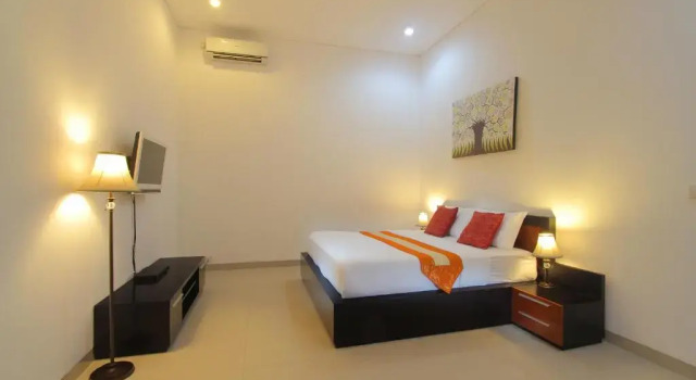 Вилла с бассейном с 3 комнатами Lotus Tirta Seminyak
