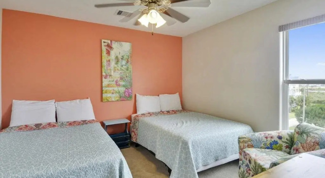 Sunny Beach Sandcastle Cottage by Ryson Vacation Rentals