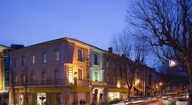 Hôtel Artea, Забронировать Отель Отели Экс-ан-Прованса 3 звезды, рядом с Fontaine d'Argent Theater, 3*
